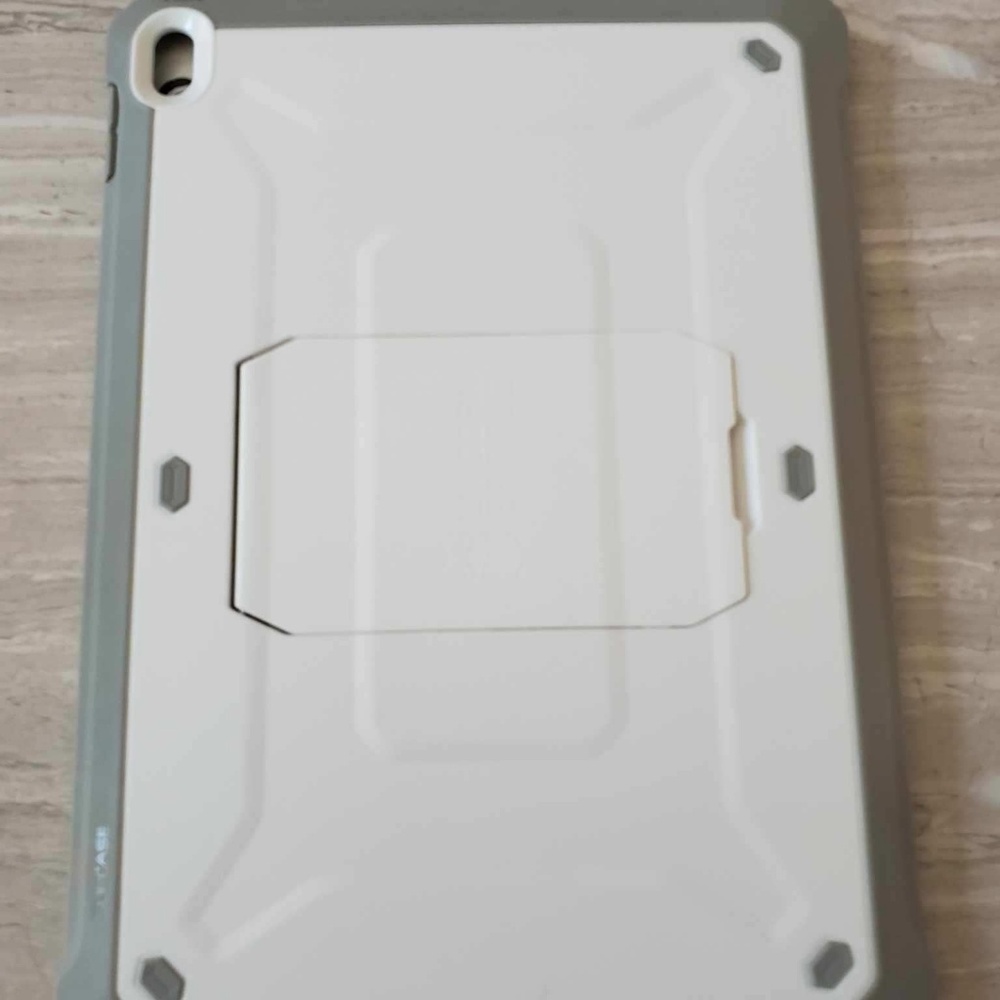 Supcase Unicorn Beetle Pro case for iPad Pro 9.7 